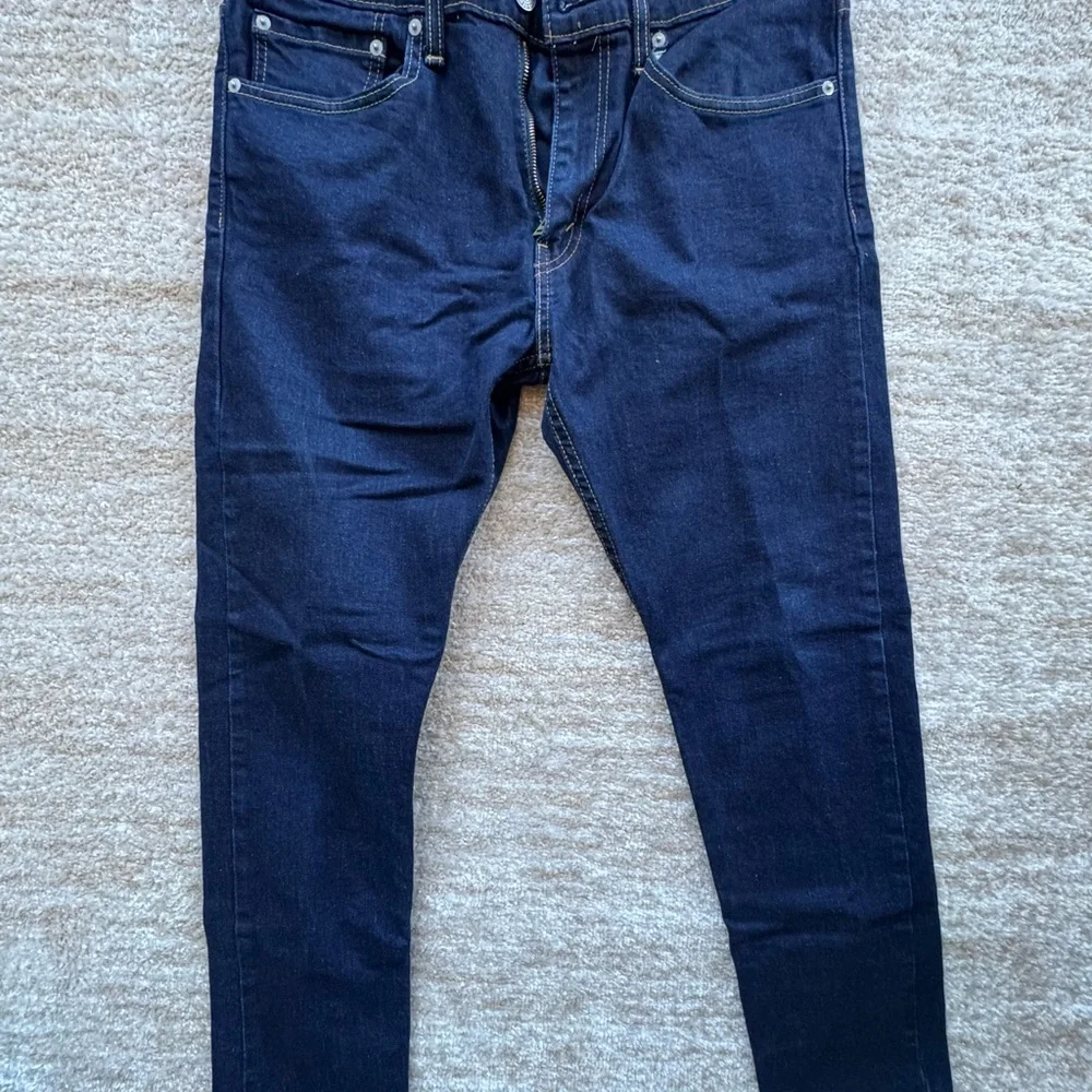 Levi's Men's Dark Indigo Slim Straight Jeans  W 34/ L 27.5